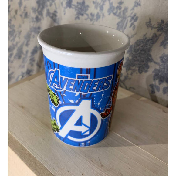 Marvel The Avengers 4" Mug 2012 - Picture 2 of 6